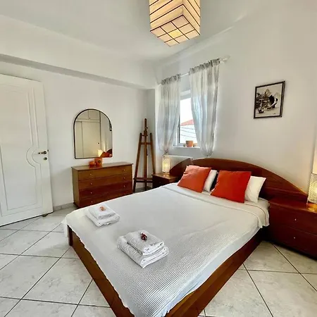 Maria's Sunshine Place شقة نيوس مارماراس