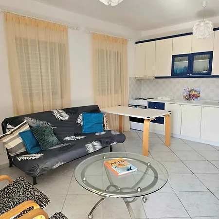 Maria's Sunshine Place شقة
